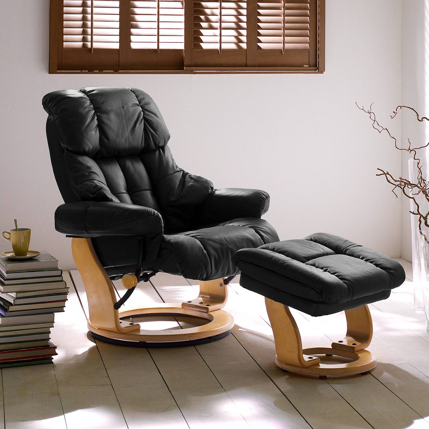 home24 Relaxsessel mit Hocker Schwarz/Schwarz Kontaktflächen: Echtleder Rückseiten: Kunstleder Gestell: Formholz Hellbraun 90 x 104 x 91cm von home24