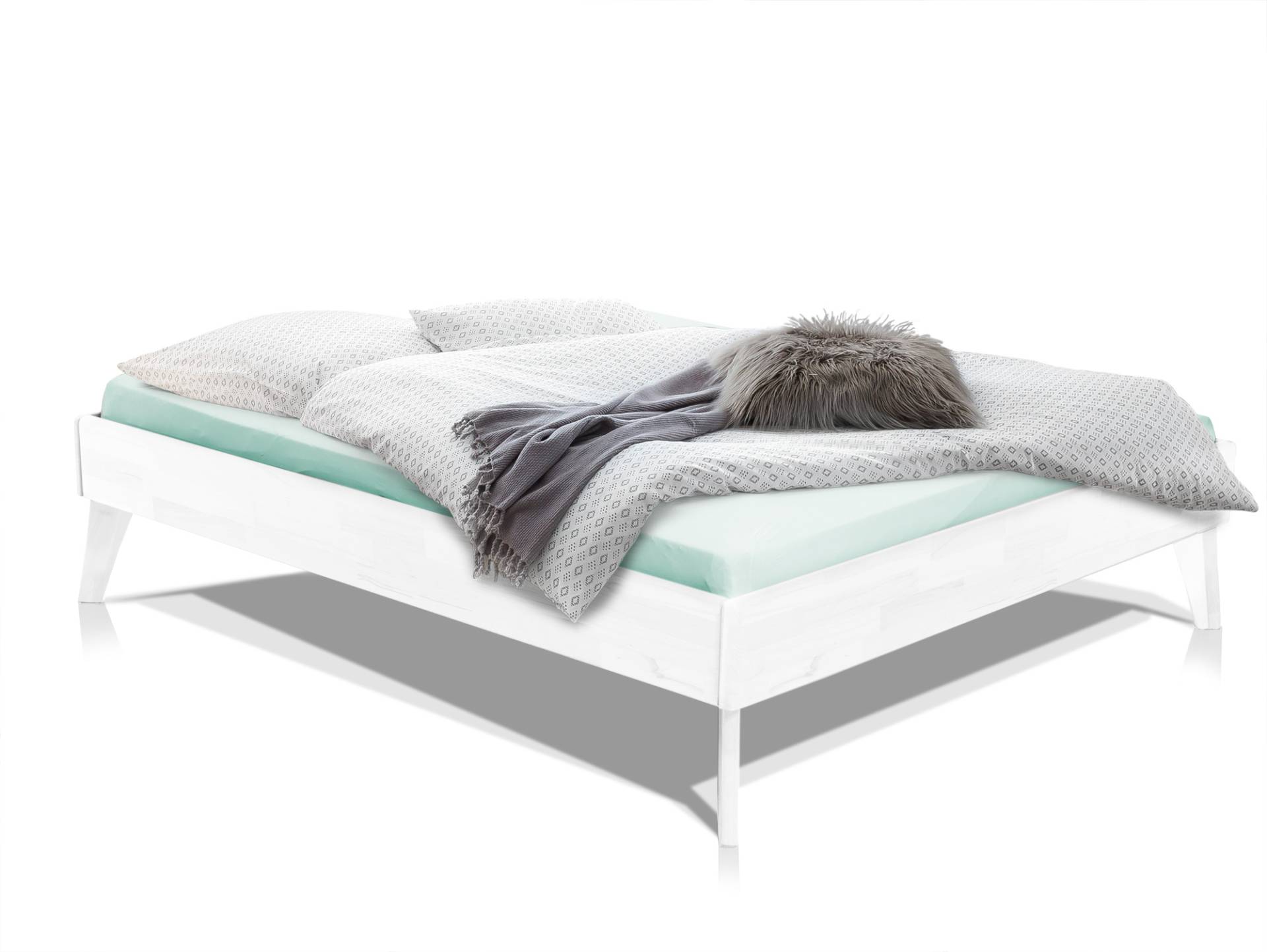 CALIDO 4-Fuß-Bett ohne Kopfteil, Material Massivholz von Möbel-Eins