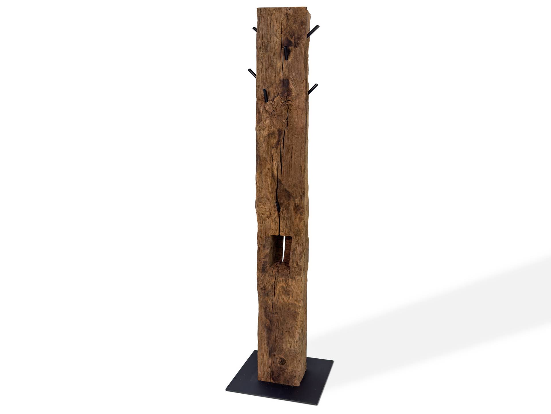 Garderobenständer aus Eiche-Altholz, Material Massivholz, rustikale Strukturoberfläche von Möbel-Eins