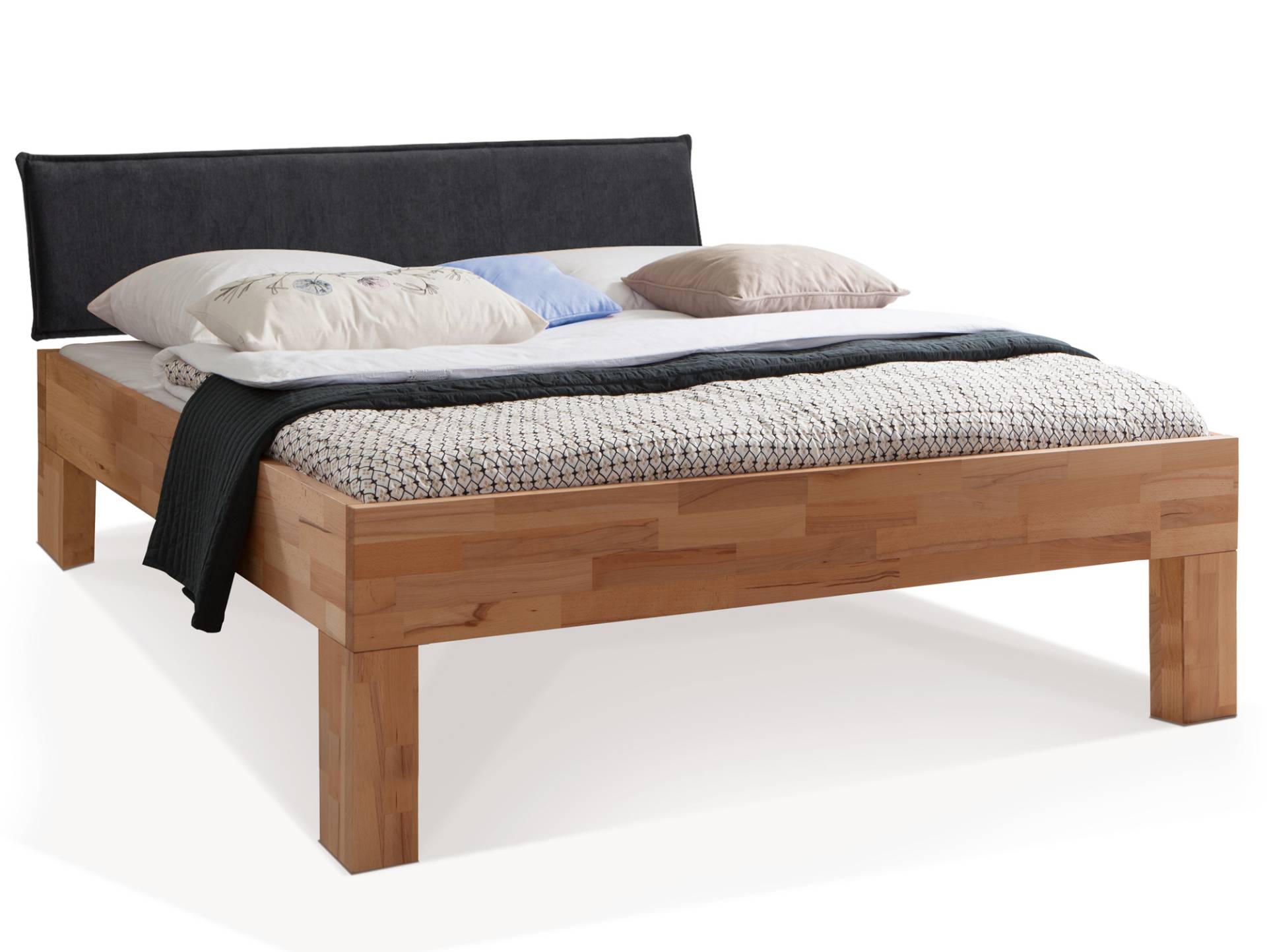 LÖWEN 4-Fuß Komfortbett aus Massivholz, mit Polster-Kopfteil von Möbel-Eins