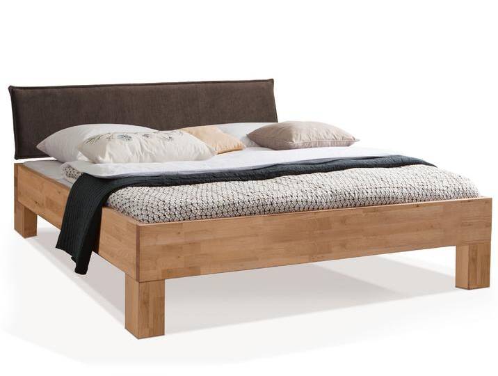 LÖWEN 4-Fuß Massivholzbett mit Polsterkopfteil, 120 x 200 cm LÖWEN 4-Fuß Massivholzbett mit Polsterkopfteil, 120 x 200 cm von Möbel-Eins
