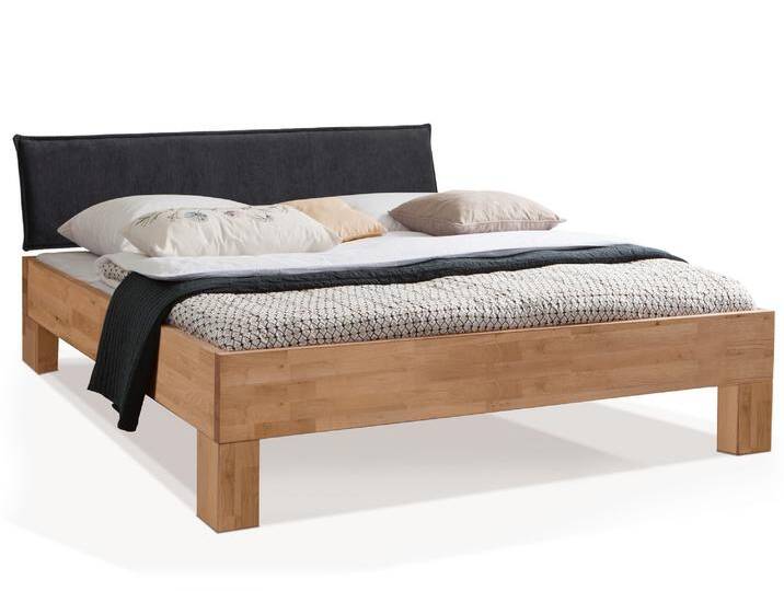 LÖWEN 4-Fuß Massivholzbett mit Polsterkopfteil, 120 x 200 cm LÖWEN 4-Fuß Massivholzbett mit Polsterkopfteil, 120 x 200 cm von Möbel-Eins
