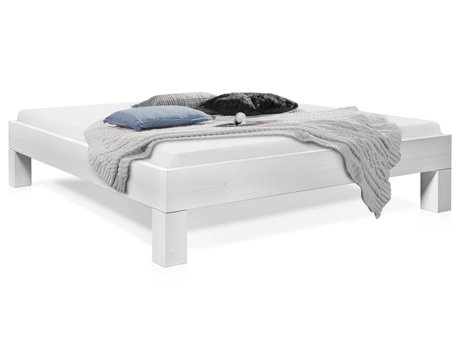 LUKY 4-Fuß-Bett, Material Massivholz, Fichte massiv, mit / ohne Kopfteil von Möbel-Eins