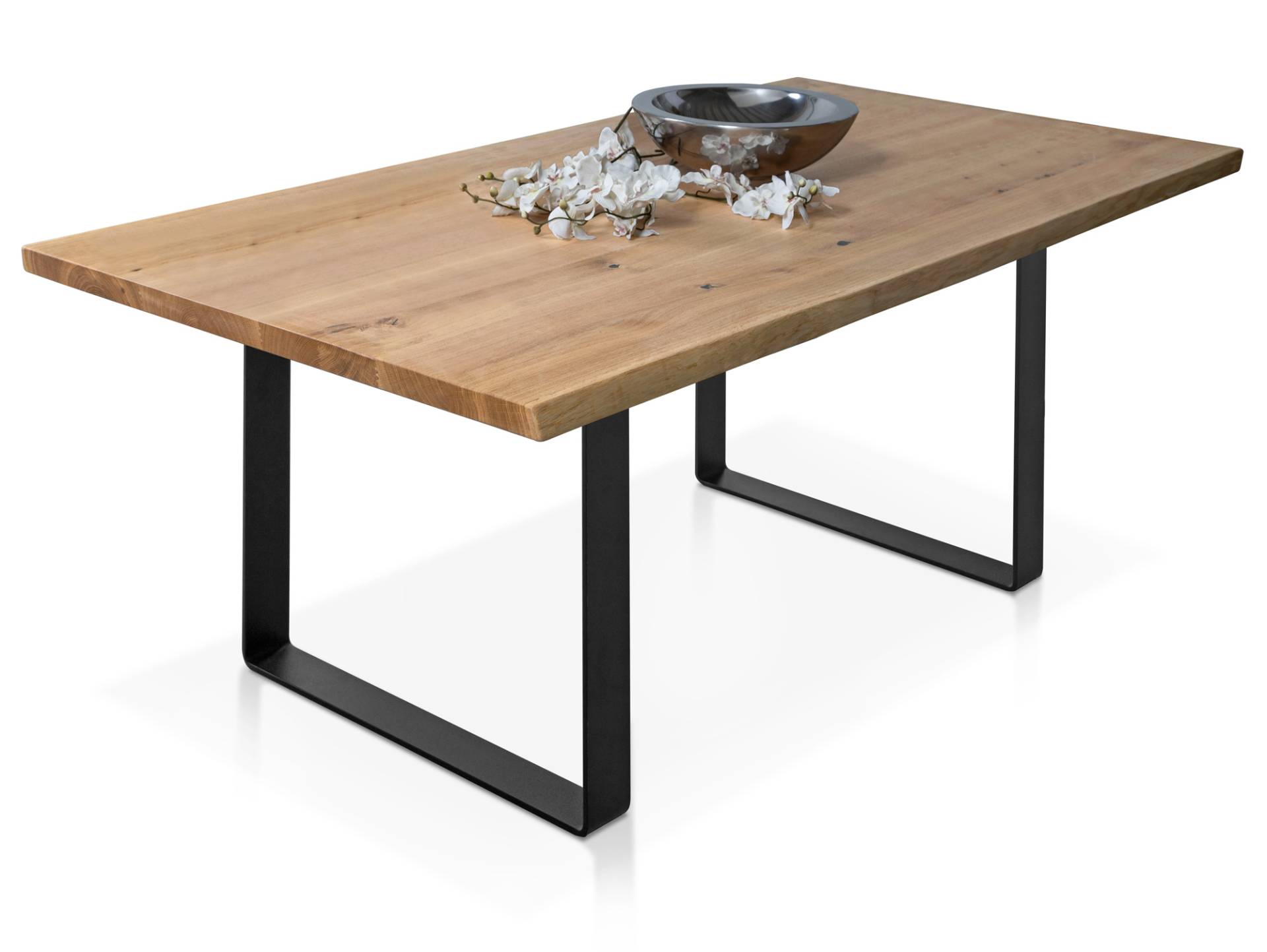 NEBRASKA II Massivholztisch mit Baumkante, Eiche / Metallkufen Schwarz von Möbel-Eins