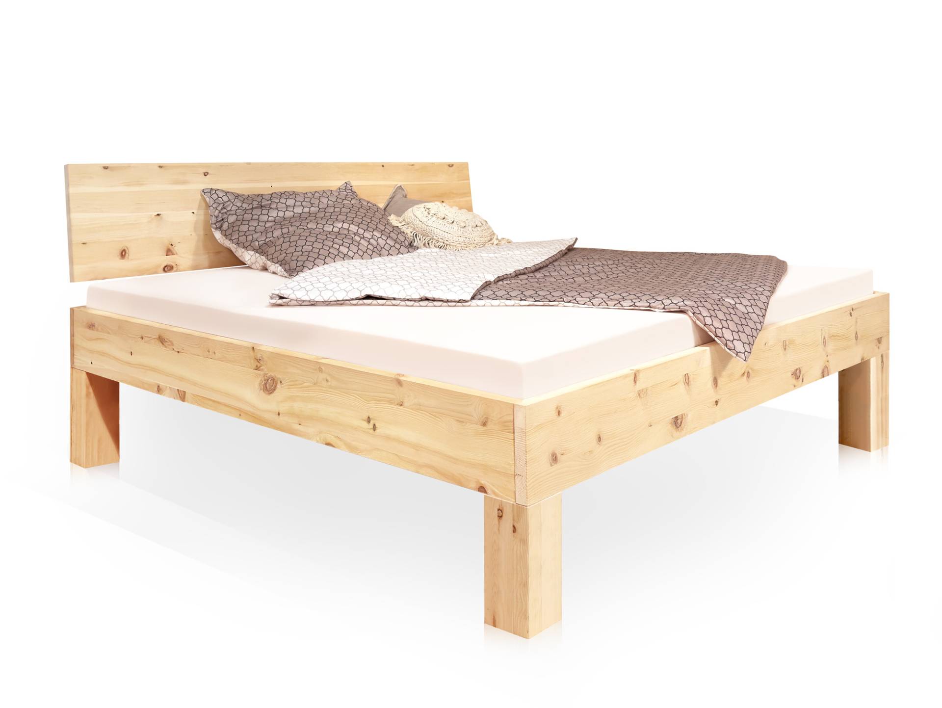 ZABINO 4-Fuß-Bett aus Zirbe, Material Massivholz, mit / ohne Holz-Kopfteil von Möbel-Eins