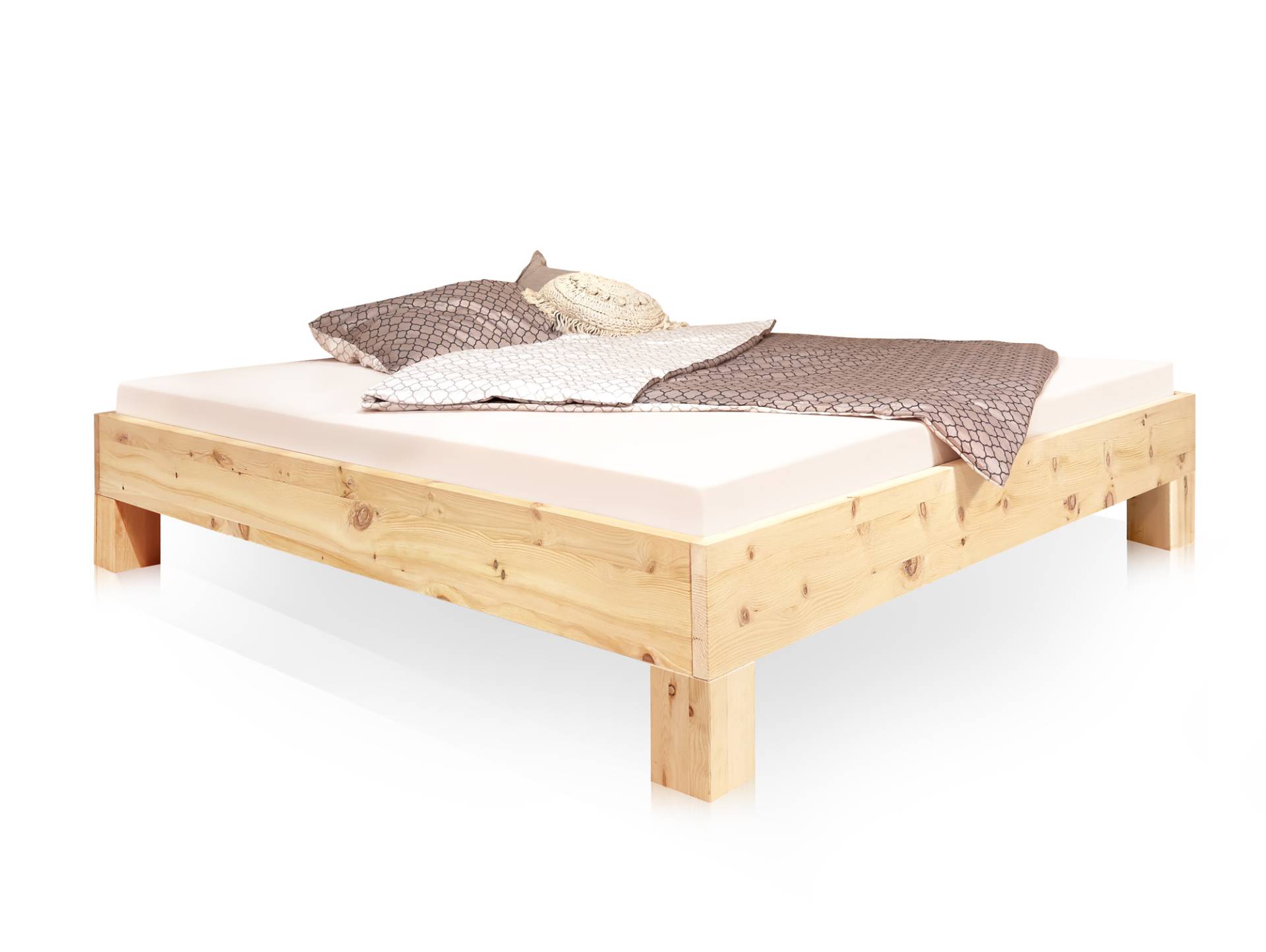 ZABINO 4-Fuß-Bett aus Zirbe, Material Massivholz, mit / ohne Holz-Kopfteil von Möbel-Eins