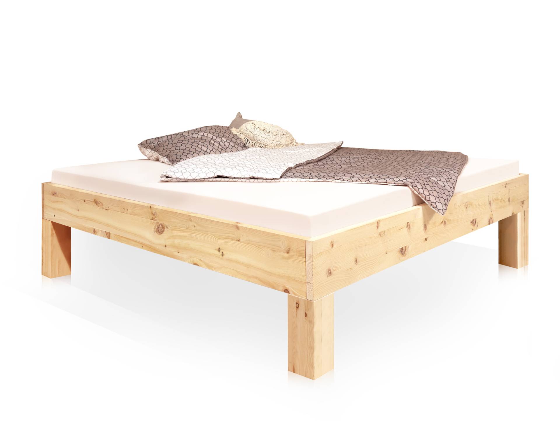 ZABINO 4-Fuß-Bett aus Zirbe, Material Massivholz, mit / ohne Holz-Kopfteil von Möbel-Eins