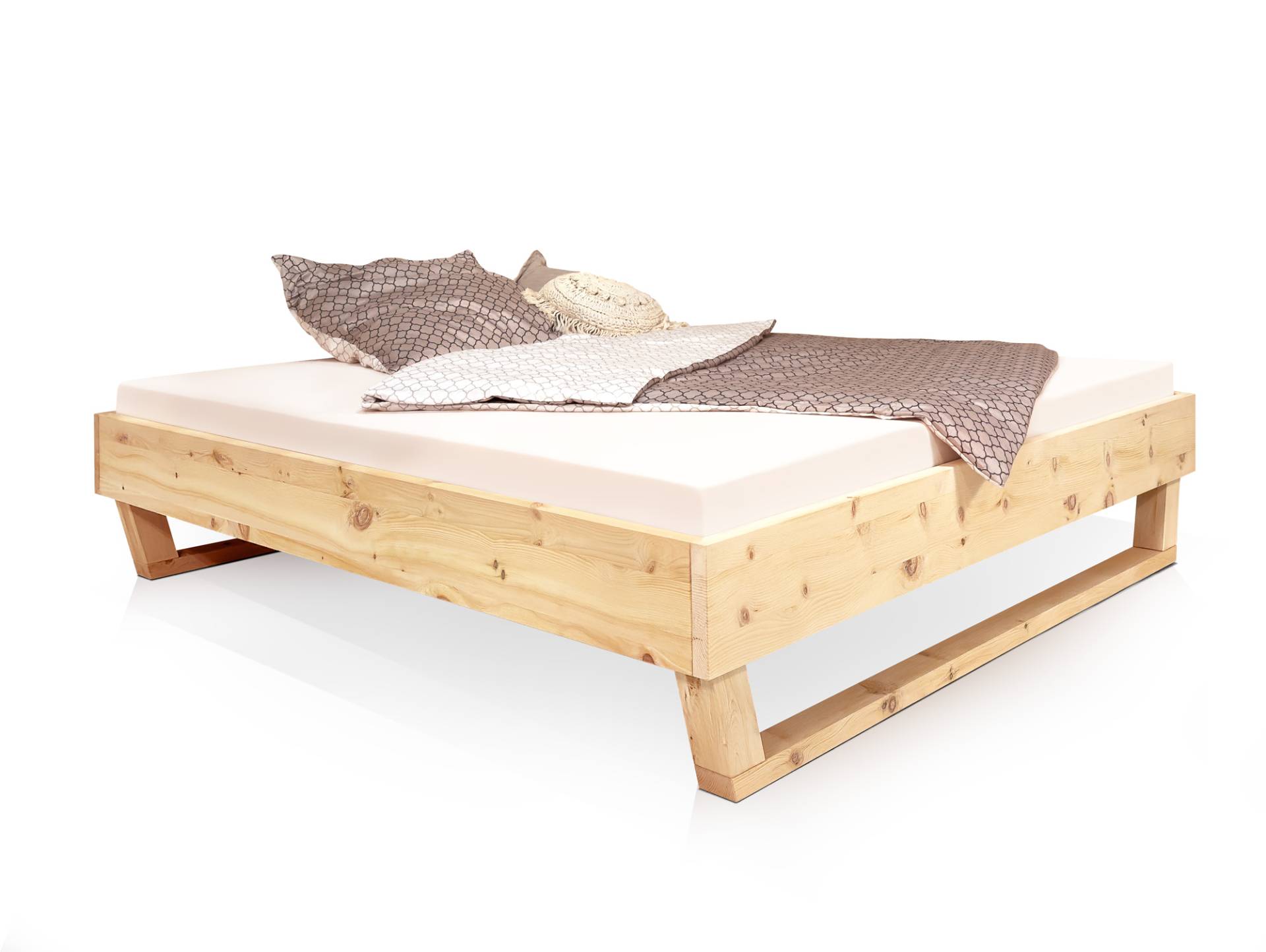 ZABINO Holz-Kufenbett aus Zirbe, Material Massivholz, mit / ohne Kopfteil von Möbel-Eins
