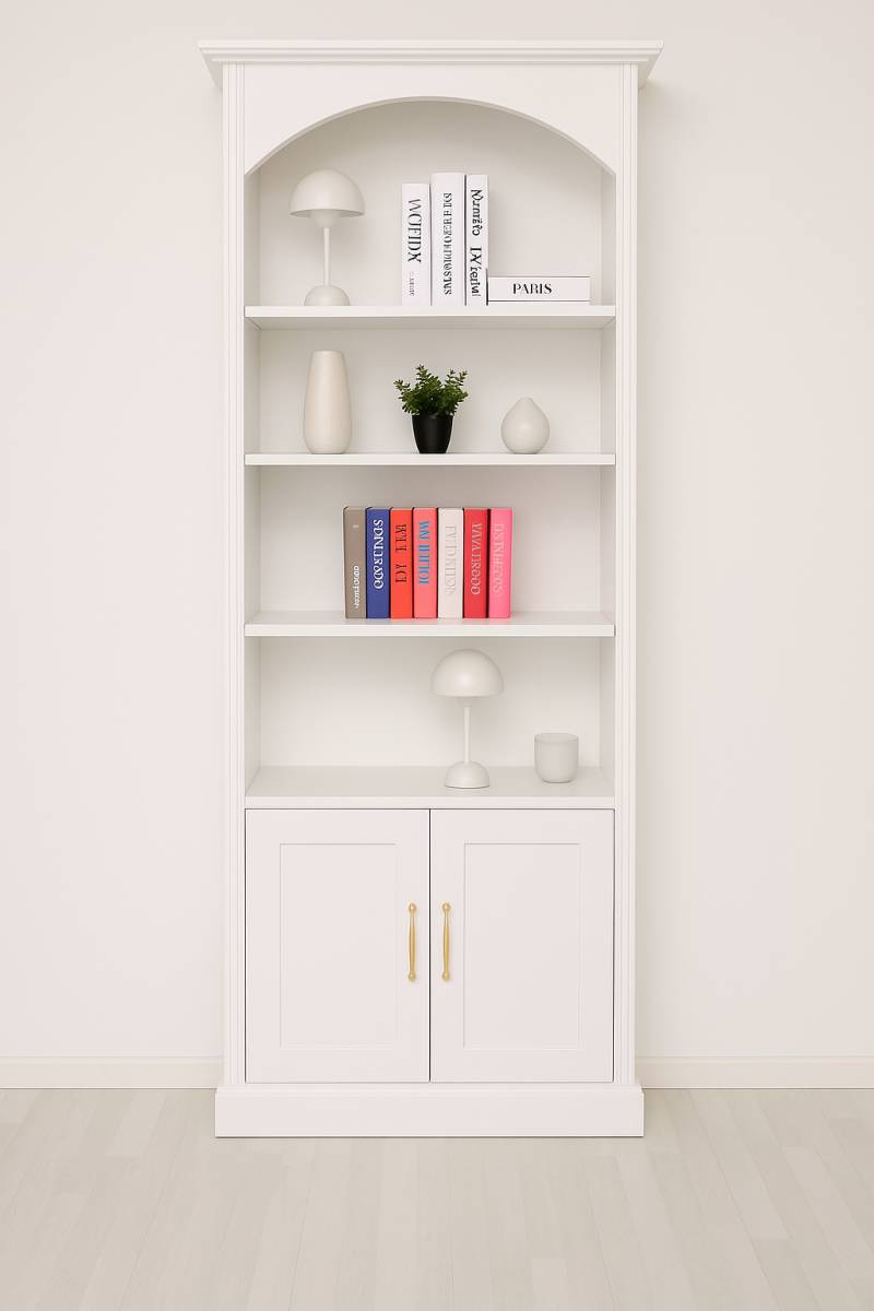 Landhaus-Bücherregal mit modernem Bogen weiß Landhaus-Bücherregal mit modernem Bogen weiß von Möbro Manufacturing