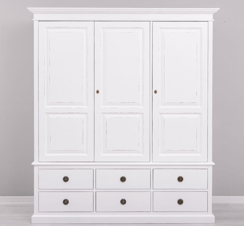 Landhaus Kleiderschrank mit Schubladen, Shabby Chic von Möbro Manufacturing