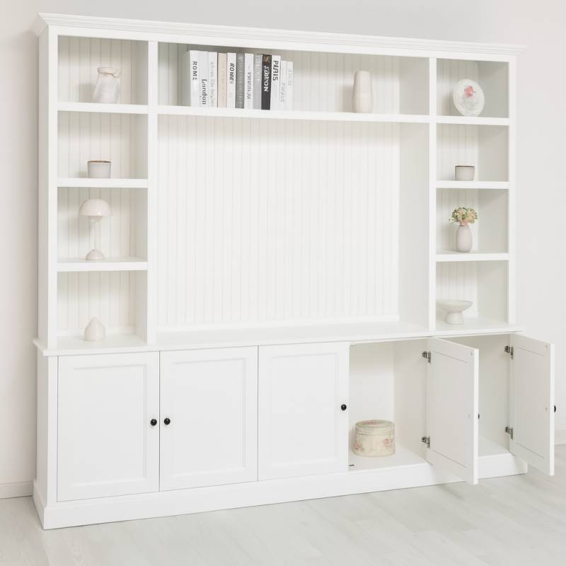 Landhaus-Wohnwand mit Latten-Look in weiß von Möbro Manufacturing