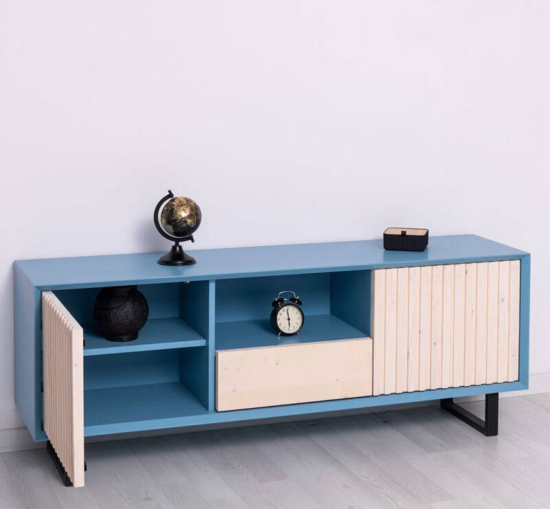 TV-Lowboard im Skandinavischen Stil himmelblau / weiß geölt von Möbro Manufacturing