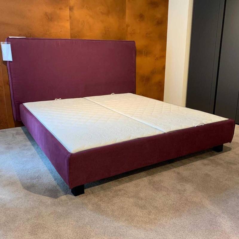 Bett Bohemian Stoff Shadow Prune mit Unterfederung ohne Matratzen von Möller Design