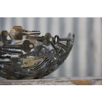 Schlüsselschale Mittelgroße Metallskulptur Funktionale Kunst | 20 cm von Moerkey