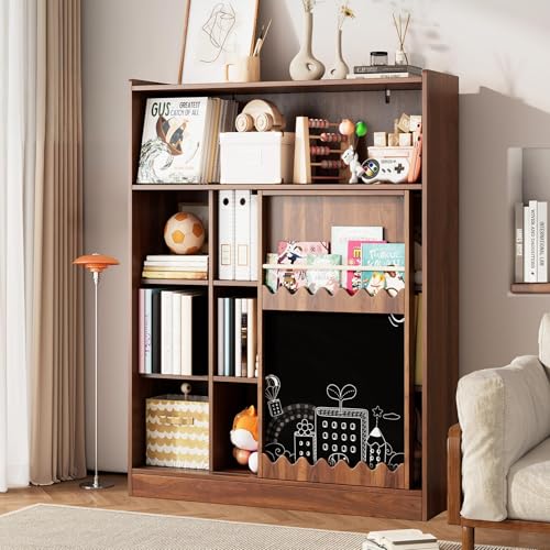 Moimhear Bücherregal mit Tafel, Schiebetüren & Bilderbuchablage, Offenes 9-Fach Regal mit großem Stauraum (120x38.5x151.5 cm, Nussbaumfarben) von Moimhear