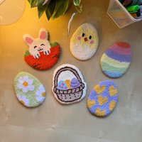 Becher Teppich Untersetzer | Ostern Dekor Punch Needle Nadel Teppiche Einweihungsparty Geschenk Handmade Ostergeschenk Frühling Becher Teppich Untersetzer | Ostern Dekor Punch Needle Nadel Teppiche Einweihungsparty Geschenk Handmade Ostergeschenk Frühling von MoinCraftsCo