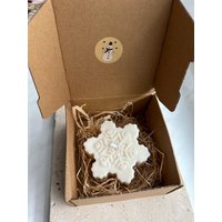 Kerzen Geschenkbox | Schneeflocke Handgemachte Rapswachskerzen Geschenk Unter 5 Euro Kerzen Geschenkbox | Schneeflocke Handgemachte Rapswachskerzen Geschenk Unter 5 Euro von MoinLiebe