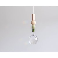 Suncatcher | Beige Sand Grün Glaskristall Und Keramikperlen Sonnenfänger von MoinMia