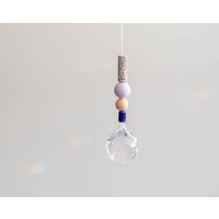 Suncatcher | Flieder Pfirsich Blau Grau Gefleckt Glaskristall Und Keramikperlen Sonnenfänger von MoinMia