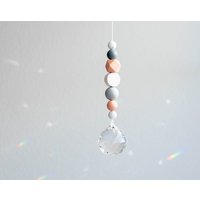 Suncatcher | Pfirsich Grau Weiß Gesprenkelt Großer Glaskristall Sonnenfänger von MoinMia