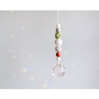 Suncatcher | Terrazzo Lindgrün Rostrot Großes Prisma Sonnenfänger Glaskristall von MoinMia