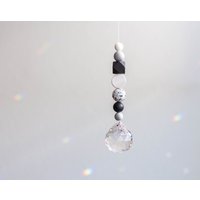 Suncatcher | Terrazzo Schwarz Grau Weiß Großes Prisma Sonnenfänger Glaskristall von MoinMia