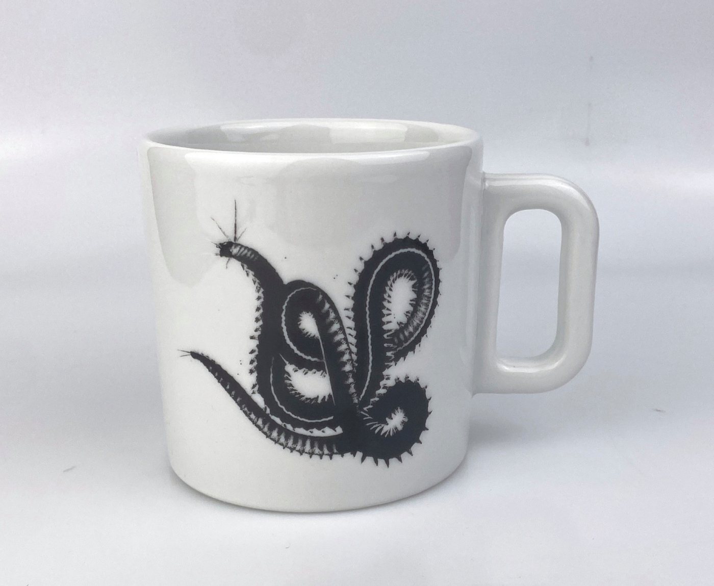 Moka Consorten Becher Moka Monster Mugs, 02, Borstenwurm, Porzellan von Moka Consorten
