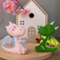 Benutzerdefinierte Filz Lustiger Drache Ornament Beste Mutter Überhaupt Geschenke Für Mama Erste Muttertagsgeschenk Lehrer Geschenk Benutzerdefinierte Filz Lustiger Drache Ornament Beste Mutter Überhaupt Geschenke Für Mama Erste Muttertagsgeschenk Lehrer Geschenk von MollisToys