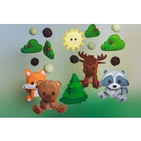 Waldtiere Kinderzimmer Dekor Hängende Baby Mobile Waldfilztiere Erstes Geschenk Für Baby-Duschegeschenk Bär Elch Waschbär Fuchs Reh Baby-Mobile von MollisToys