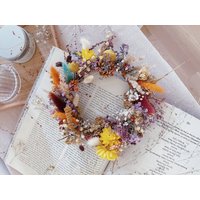 Heidi Mini Blumenkranz, Bunte Trockenblumen, Trockenblumenkranz, Fensterkranz, Wanddekoration, Getrocknete Sommerblumen, Herbstkranz Heidi Mini Blumenkranz, Bunte Trockenblumen, Trockenblumenkranz, Fensterkranz, Wanddekoration, Getrocknete Sommerblumen, Herbstkranz von Moltinghouse
