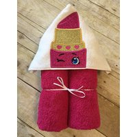 Schöne Lippenstift Applikation Mit Kapuze Bad, Strand, Pool Handtuch Cover Up 30 "x 54" Personalisierung Verfügbar von MommysCraftCreations