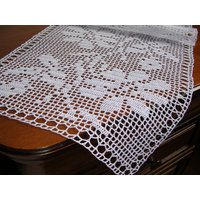 Zentro Pizzo Ad Uncinetto A Filet Gehäkelte Spitze Tischläufer Doily Cottone Bianco Nuovo Zentrovola Fatto Mano Idea Regalo von MondoTSK