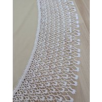 Zauberhafte Vintage Tischdecke Mit Spitzenbordüre von MonesShabbyChic