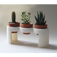 Sehr Art Deco Überfüller/Pflanzenhalter Leicht Kunststoff Biokunststoff Kaktus Sukkulenten Pflanze von MonetteDesignCo
