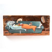 Monster Auf Der Couch - Treibholz Handbemalt Schlafendes Einem Sofa Rustikale Deko Wohnzimmer von Monsterstube