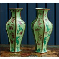 Paar Kleine Emaille Vasen von MontclairAntiques