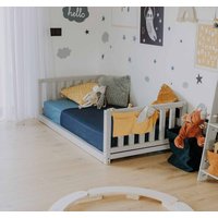 Montessori-Kleinkindbettgestell Montessori-Bodenbett Mit Schienen von MontessoriHOUSEbed