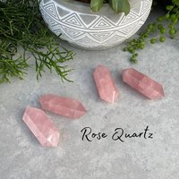 Rosenquarz Doppelender Spitze - Polierter Edelstein Kristall von MontysRocks