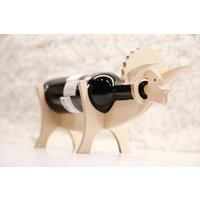 Weinliebhaber Weingeschenk Weinhalter Dinosaurier Weinregal Geschenk Für Sie Hausewarming Flaschenhalter Holz Weinmöbel Weihnachtsgeschenk Weinliebhaber Weingeschenk Weinhalter Dinosaurier Weinregal Geschenk Für Sie Hausewarming Flaschenhalter Holz Weinmöbel Weihnachtsgeschenk von Mooddecoshop