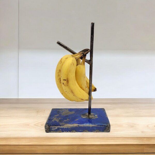 Moogoo Creative Africa Bananenhalter / Ständer Bananen | Upcycling von alten Ölfässern von Moogoo Creative Africa