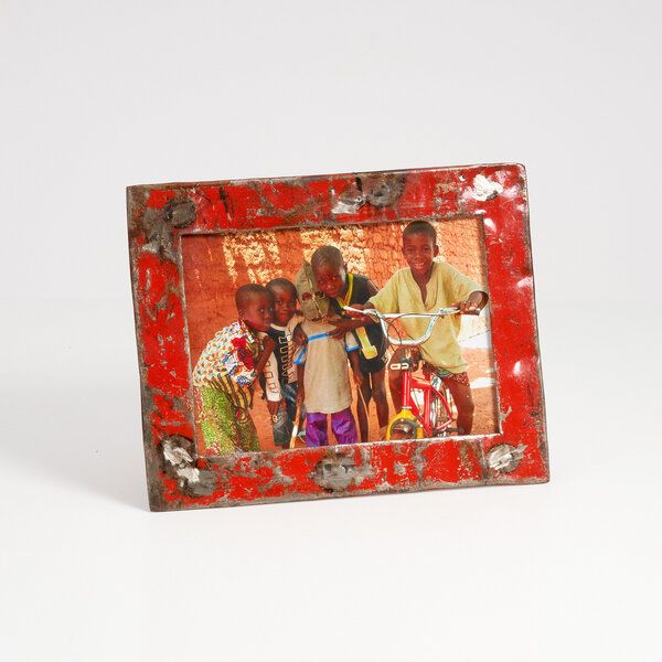 Moogoo Creative Africa Bilderrahmen 13x18 cm aus recycelten Ölfässern | verschiedene Farben | Industrial Design Upcycling Moogoo Creative Africa Bilderrahmen 13x18 cm aus recycelten Ölfässern | verschiedene Farben | Industrial Design Upcycling von Moogoo Creative Africa