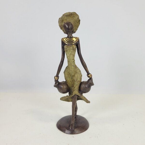Moogoo Creative Africa Bronze-Skulptur "Frau mit zwei Amphoren" by Soré | verschiedene Farben und Größen Moogoo Creative Africa Bronze-Skulptur "Frau mit zwei Amphoren" by Soré | verschiedene Farben und Größen von Moogoo Creative Africa