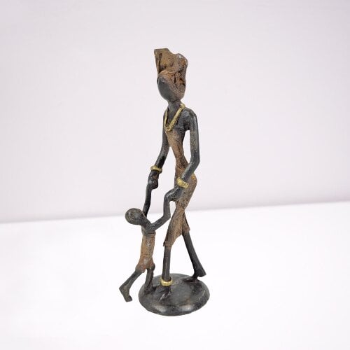 Moogoo Creative Africa Bronze-Skulptur "Laufen lernen - Mutter mit Kind" by Issouf | Handgemacht & fair von Moogoo Creative Africa