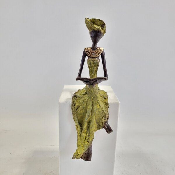 Moogoo Creative Africa Bronze-Skulptur "Lesende Frau" by Hamed Nikiema 28 cm | Unikate | verschiedene Farben Moogoo Creative Africa Bronze-Skulptur "Lesende Frau" by Hamed Nikiema 28 cm | Unikate | verschiedene Farben von Moogoo Creative Africa