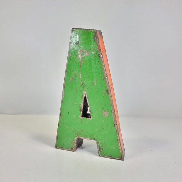 Moogoo Creative Africa Buchstabe "A" aus recycelten Ölfässern | 22 oder 50 cm | verschiedene Farben | Upcycling | handgemacht & fair von Moogoo Creative Africa