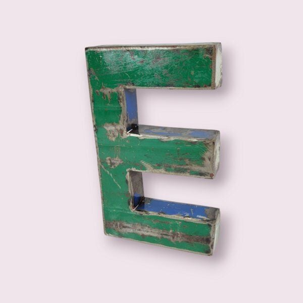 Moogoo Creative Africa Buchstabe "E" aus recycelten Ölfässern | Ziffer "3" | 22 oder 50 cm | verschiedene Farben | Upcycling | handgemacht & fair von Moogoo Creative Africa