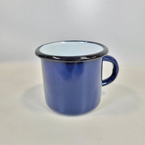 Moogoo Creative Africa Vintage Emaille-Tasse aus der Ukraine | Fair Trade for Peace von Moogoo Creative Africa