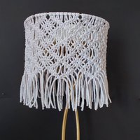 Handgefertigter Makramee Lampenschirm, Boho Kronleuchter, Dekor, Wandteppich von MoonHandmadeLV