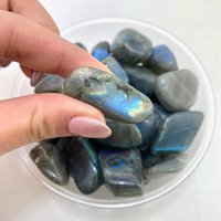 Labradorit Trommelstein, Auffälliger Taschen Labradorit, Getrommelter T-34 von MoonMountainGems