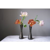 Vintage Messing Vase, Geätzte Vase Paar von MoonWaterTreasures
